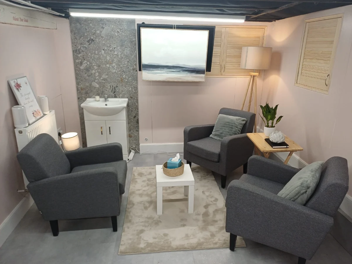 Greener-room Comfortable counselling room for therapy sessions